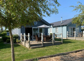 Blue Anchor Retreat at The Bay Filey, sleeps 4, 2 dogs welcome for free too